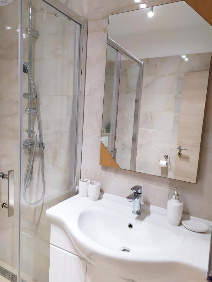 Apartmani Mira Nin Kültér fotó